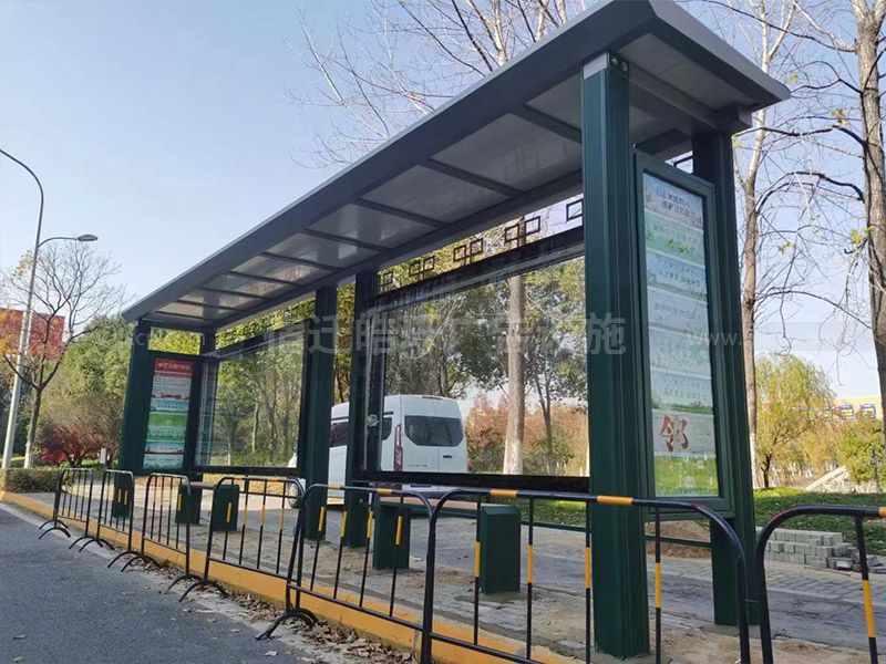 城市公交候車亭廠家現(xiàn)場(chǎng)安裝案例